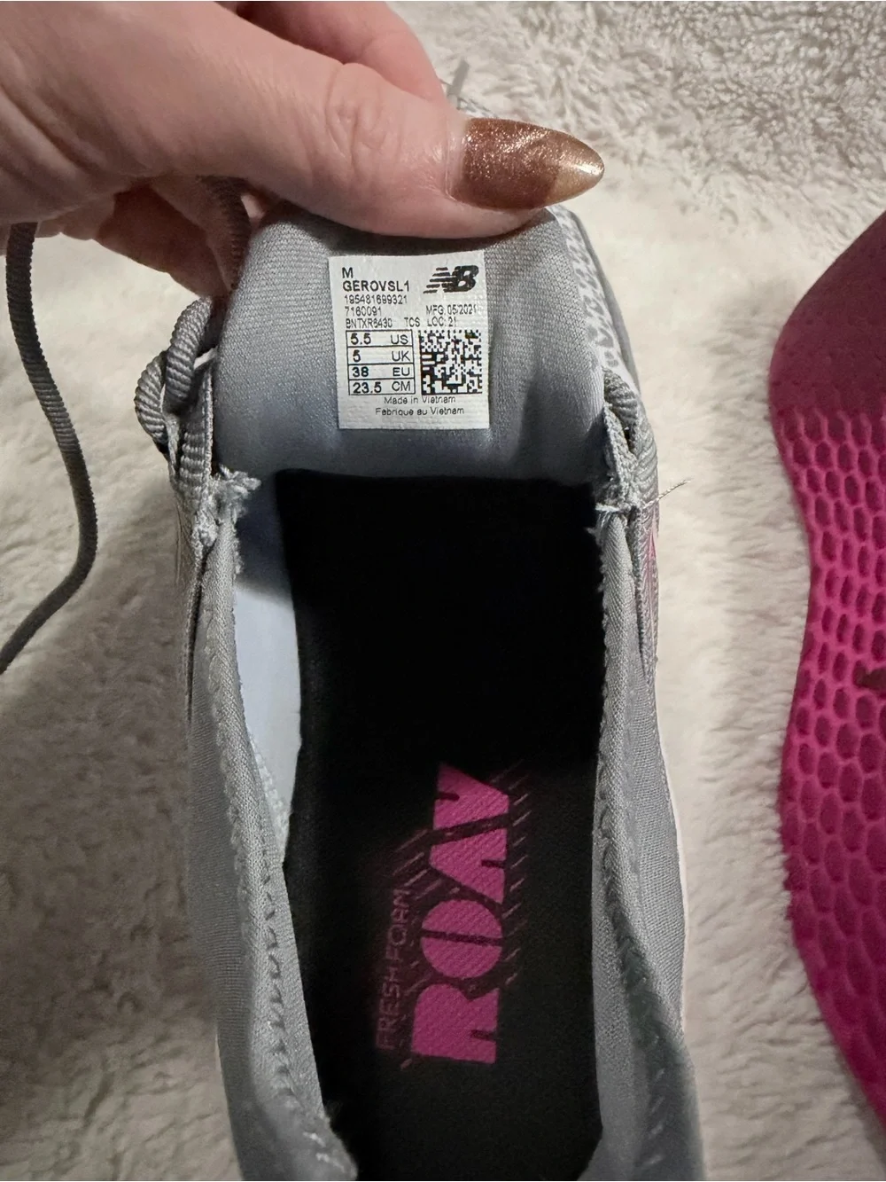 New Balance Fresh Foam Roav Big Kid Moon Dust Pink Leopard (women size 7.5)